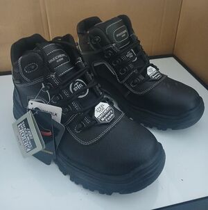Mens sz 10 Sketchers Steel Toe Shoes